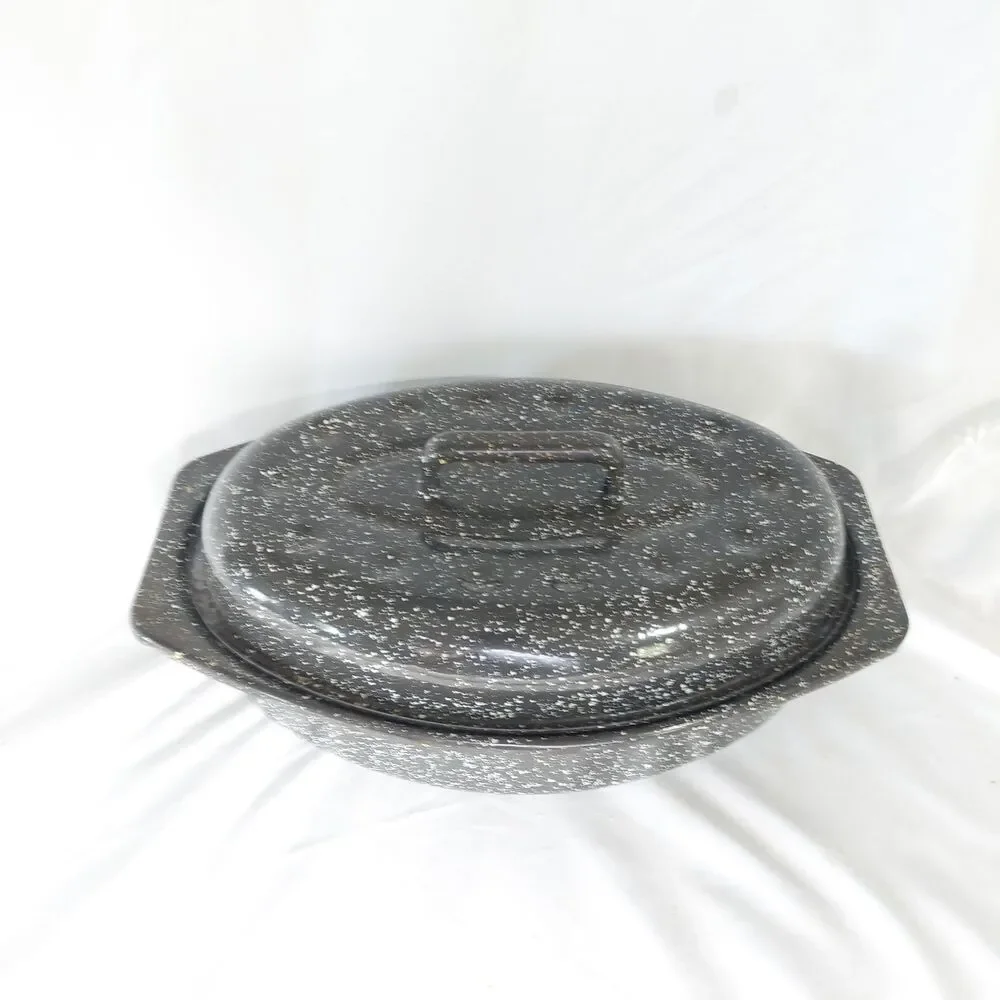 Vintage Granite Ware Black White Speckled Oval Metal Covered Roasting Pan...